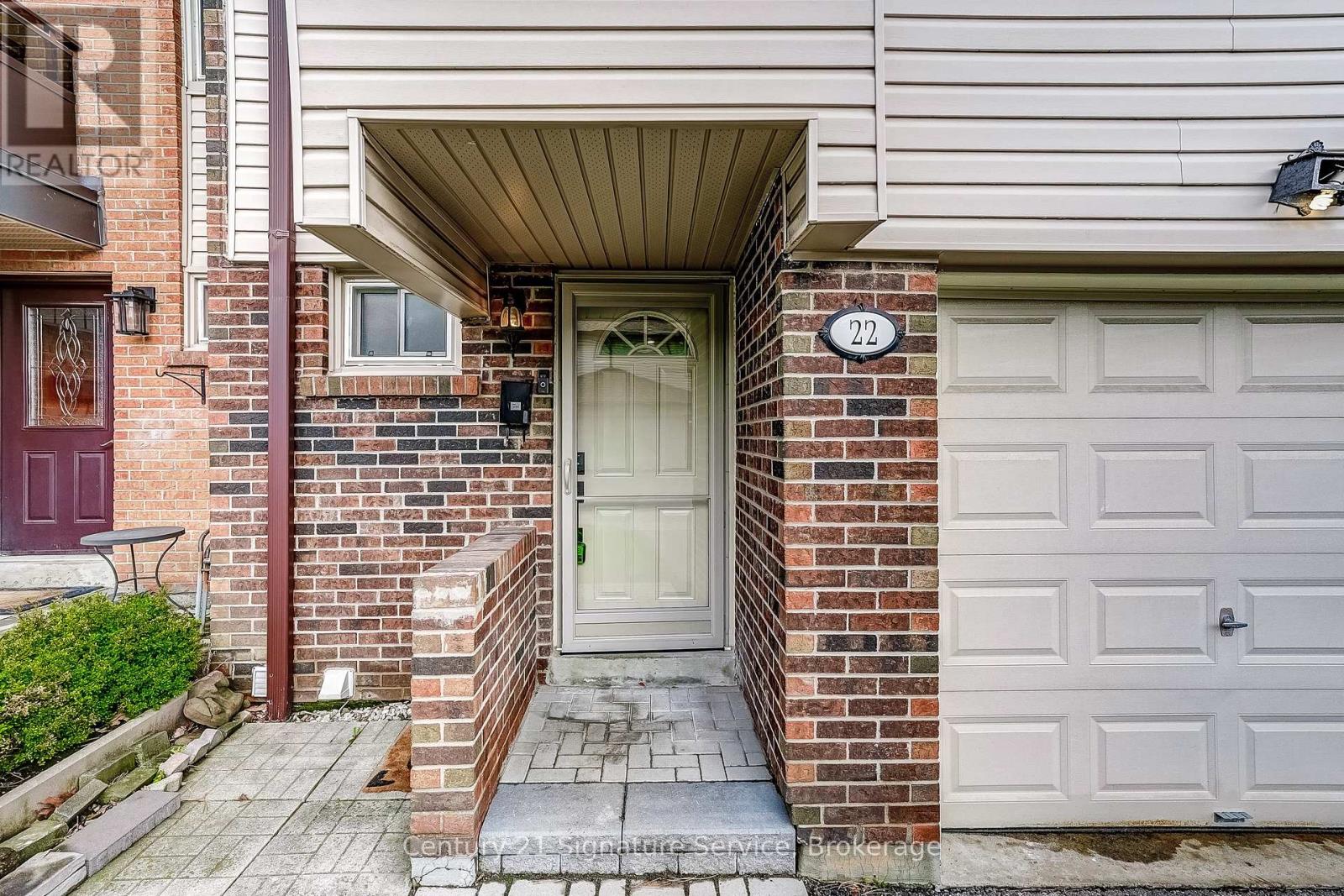 Row / Townhouse for Sale in 22 - 2120 RATHBURN ROAD E|Mississauga (Rathwood), Ontario L4W2S8 2