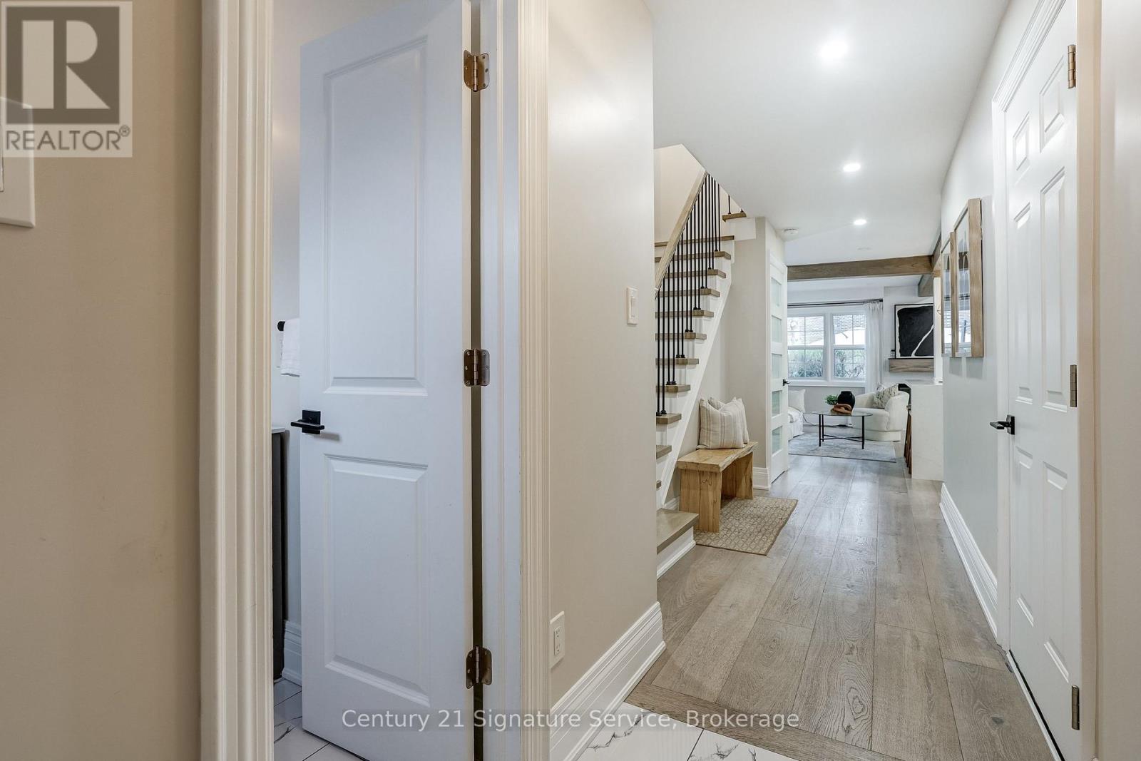 Row / Townhouse for Sale in 22 - 2120 RATHBURN ROAD E|Mississauga (Rathwood), Ontario L4W2S8 3