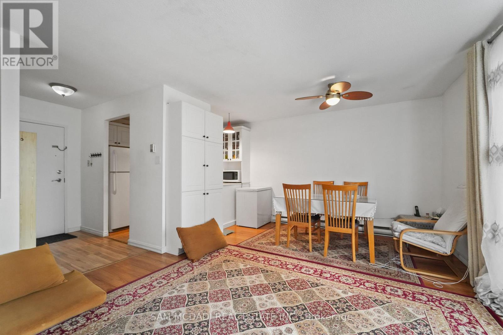 Row / Townhouse for Sale in 112 - 1050 FALGARWOOD DRIVE|Oakville (FA Falgarwood), Ontario L6H2P3 4