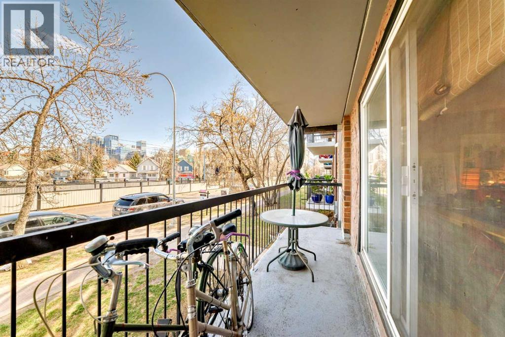 Apartment for Sale in 201, 315 9A Street NW|Calgary, Alberta T2N1T7 2