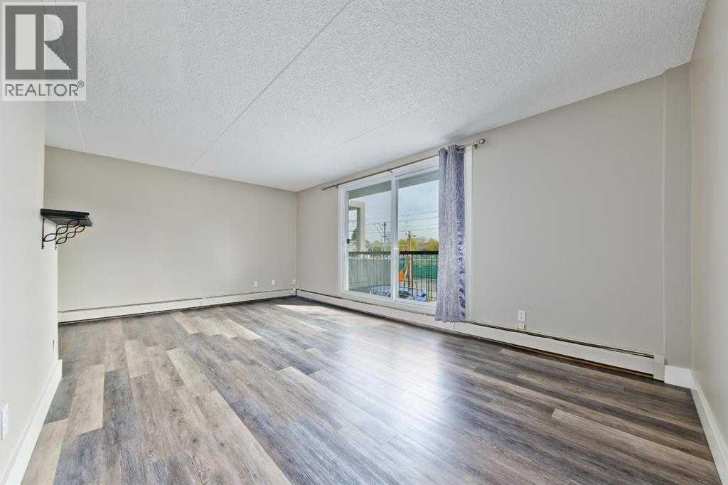 Apartment for Sale in 201, 315 9A Street NW|Calgary, Alberta T2N1T7 4