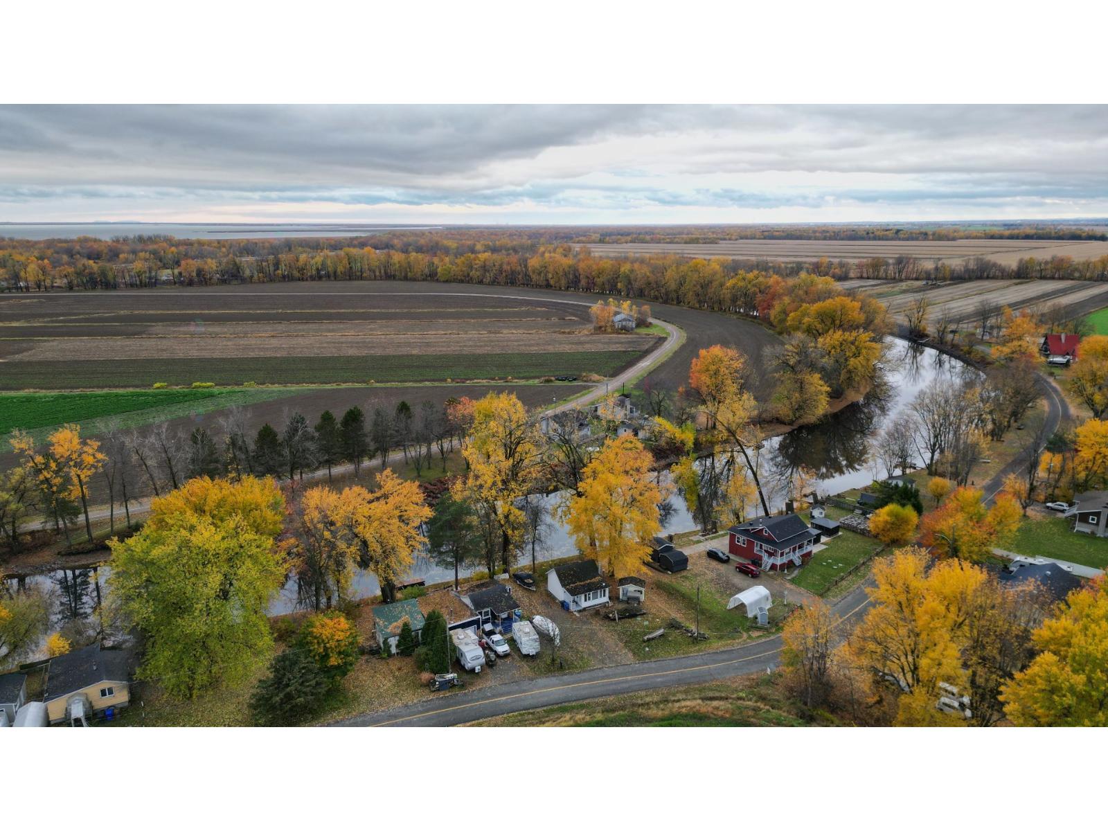 1153 Rue Notre-Dame S., Louiseville, Quebec J5V2L4
