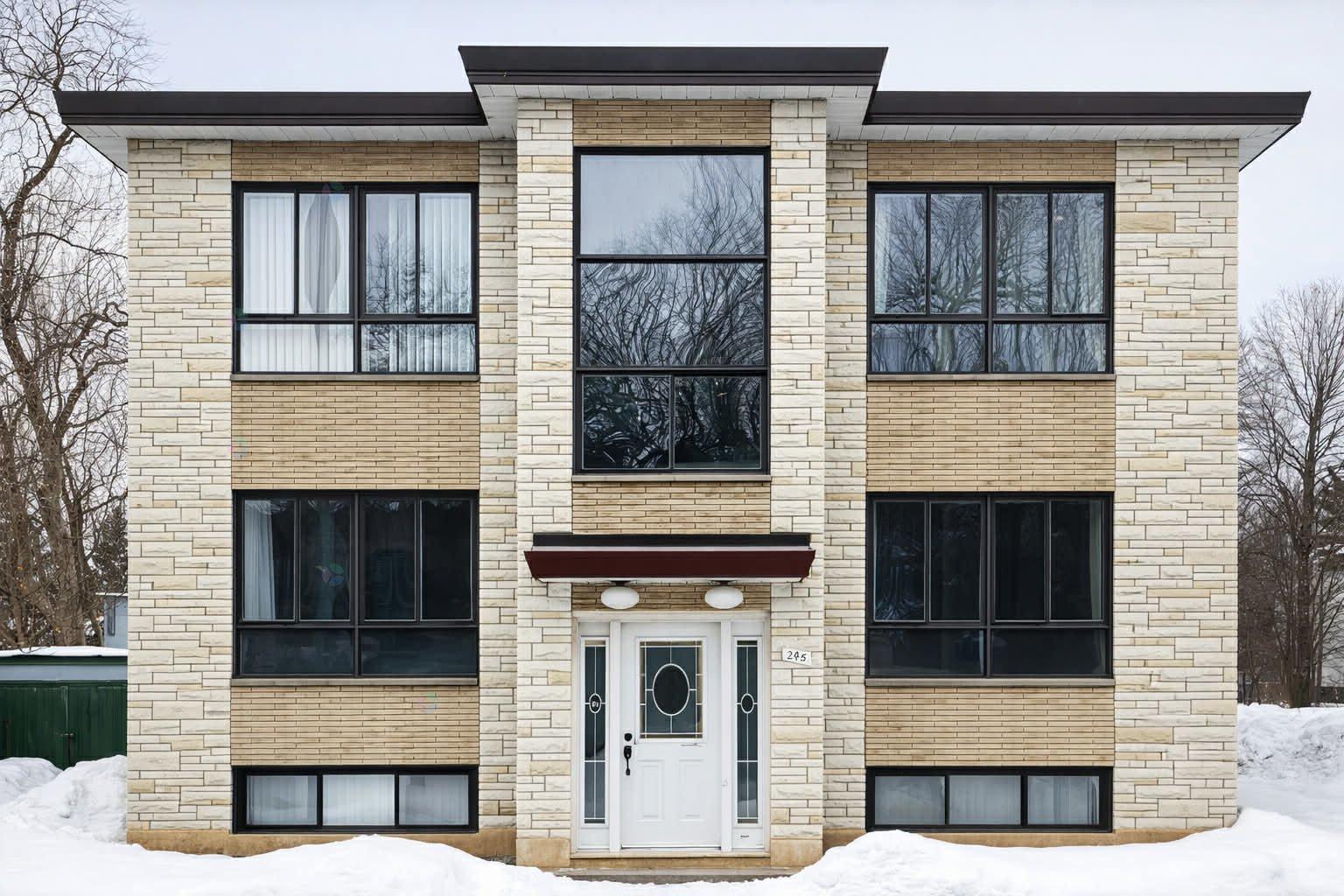 245 Rue de Normandie, Longueuil (Le Vieux-Longueuil), Quebec J4H3P1