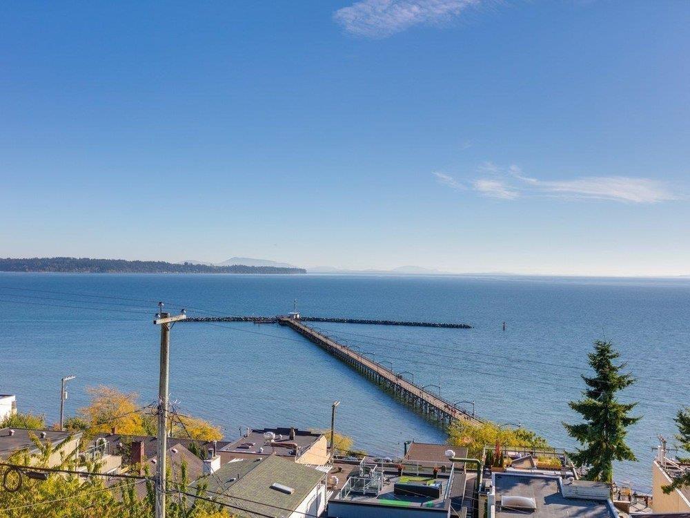 For sale: 15061 VICTORIA AVENUE, White Rock, British Columbia V4B1G4 ...