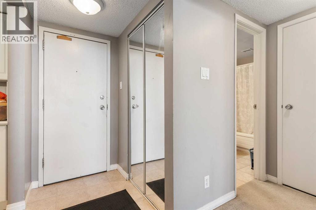 Apartment for Sale in 303, 30 Mchugh Court NE|Calgary, Alberta T2E7X3 3