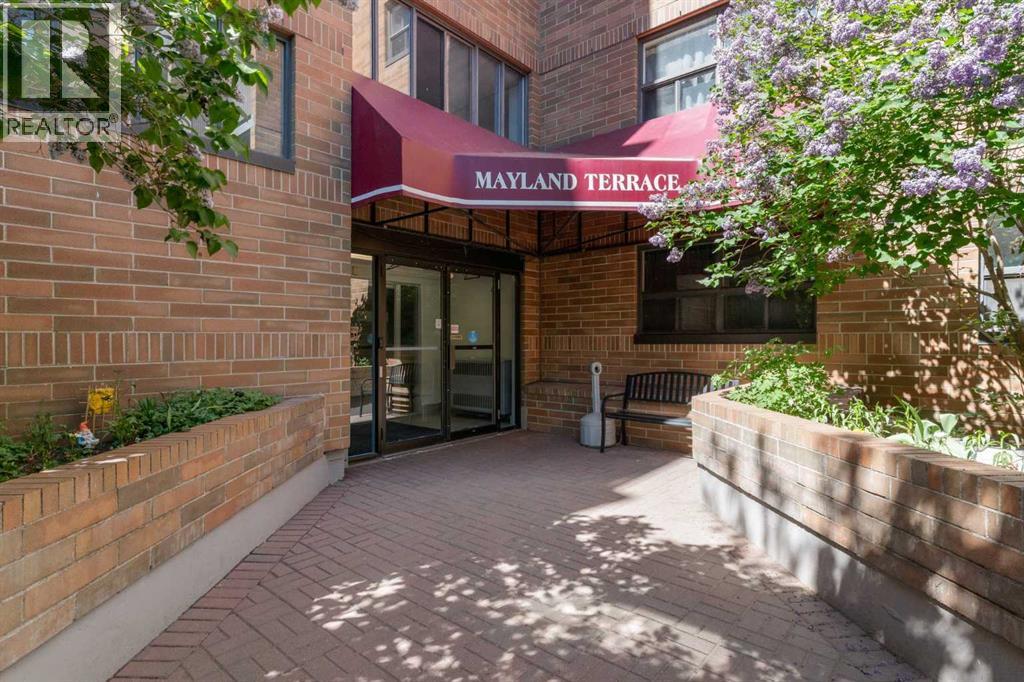 Apartment for Sale in 303, 30 Mchugh Court NE|Calgary, Alberta T2E7X3 2