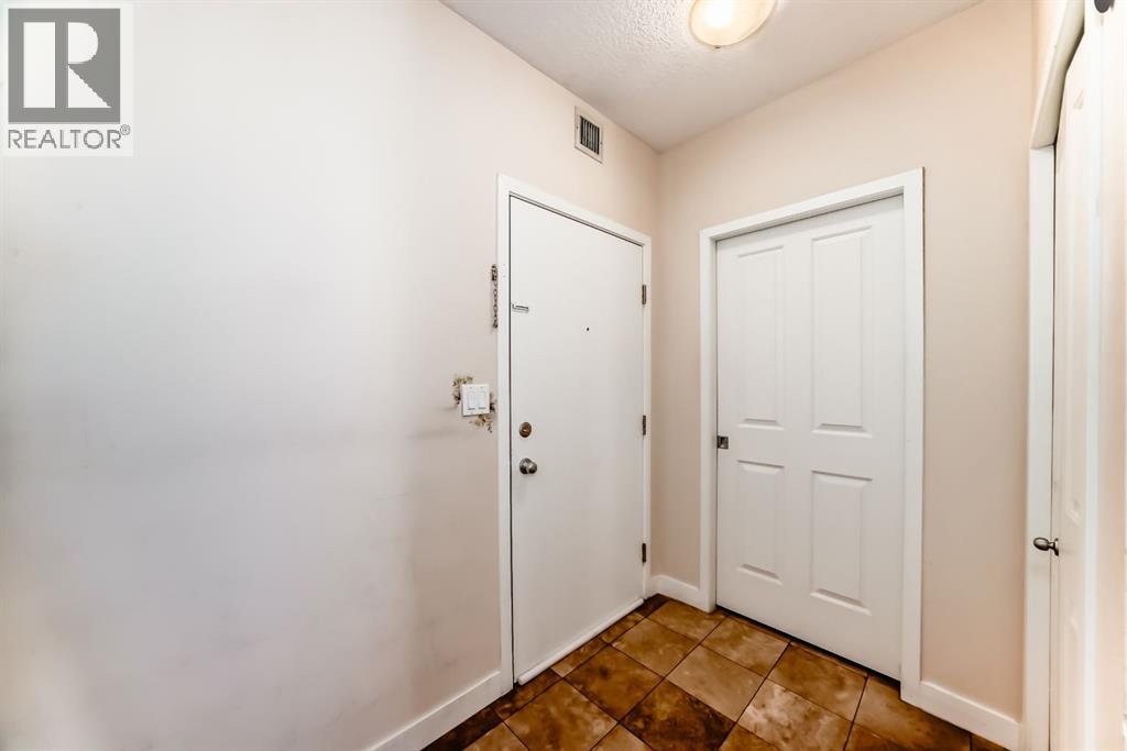 Apartment for Sale in 2202, 333 Taravista Drive NE|Calgary, Alberta T3J0H4 5