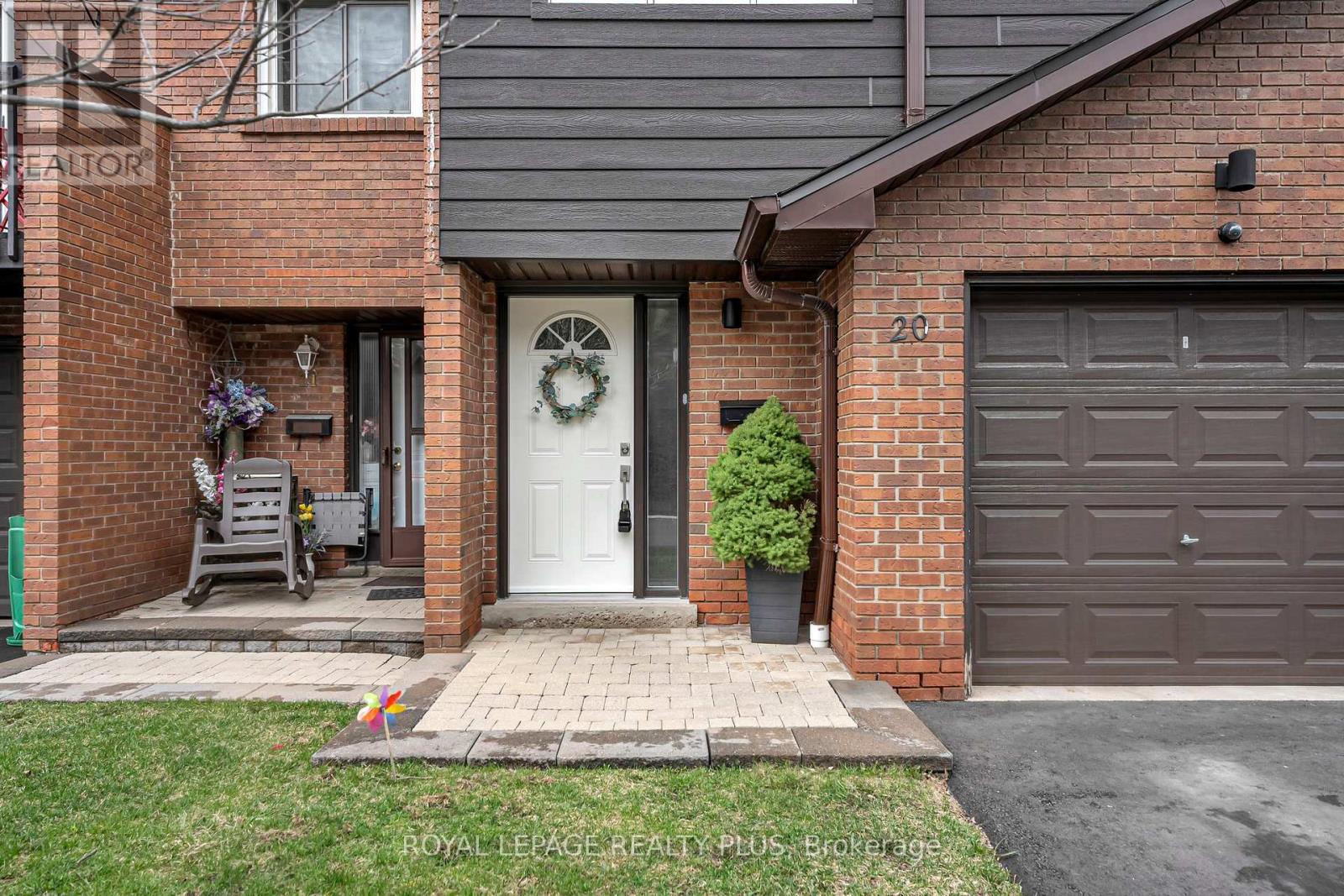 Row / Townhouse for Sale in 20 - 1755 RATHBURN ROAD E|Mississauga (Rathwood), Ontario L4E2M8 2