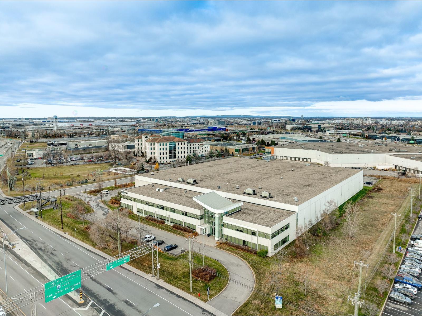 For lease: 5905 Ch. de la Côte-de-Liesse, Montréal (Saint-Laurent