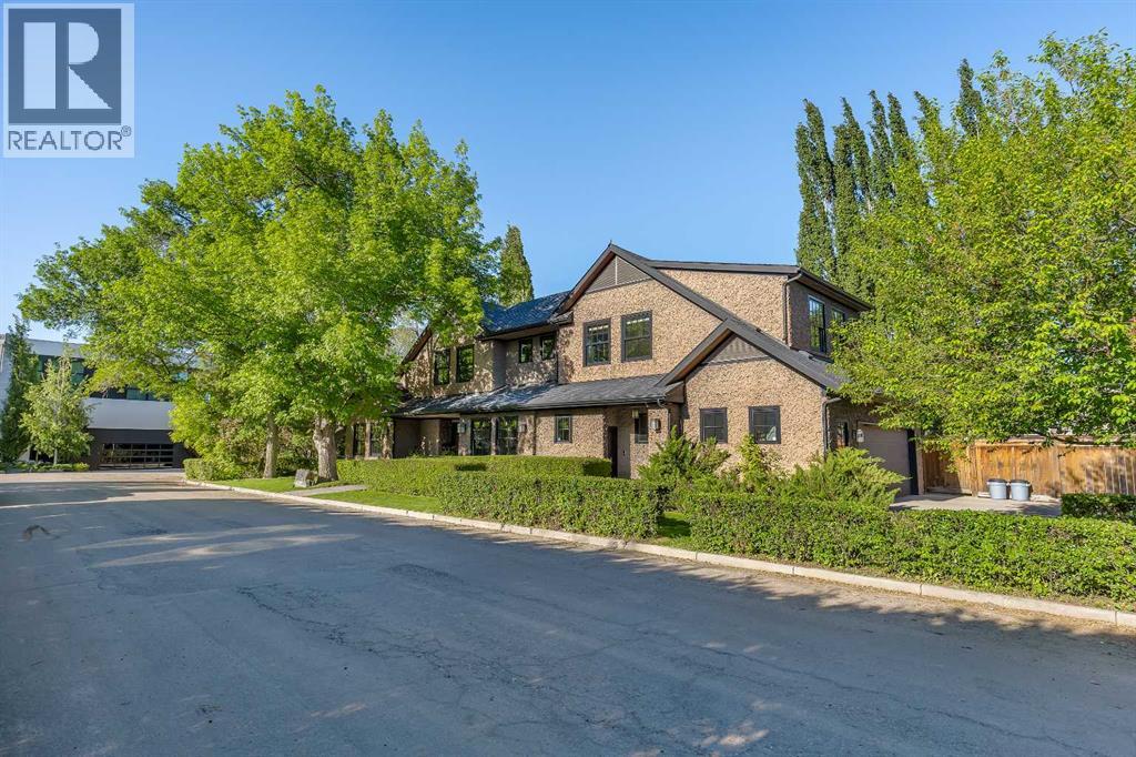 House for Sale in 239 37 Avenue SW|Calgary, Alberta T2S0V1