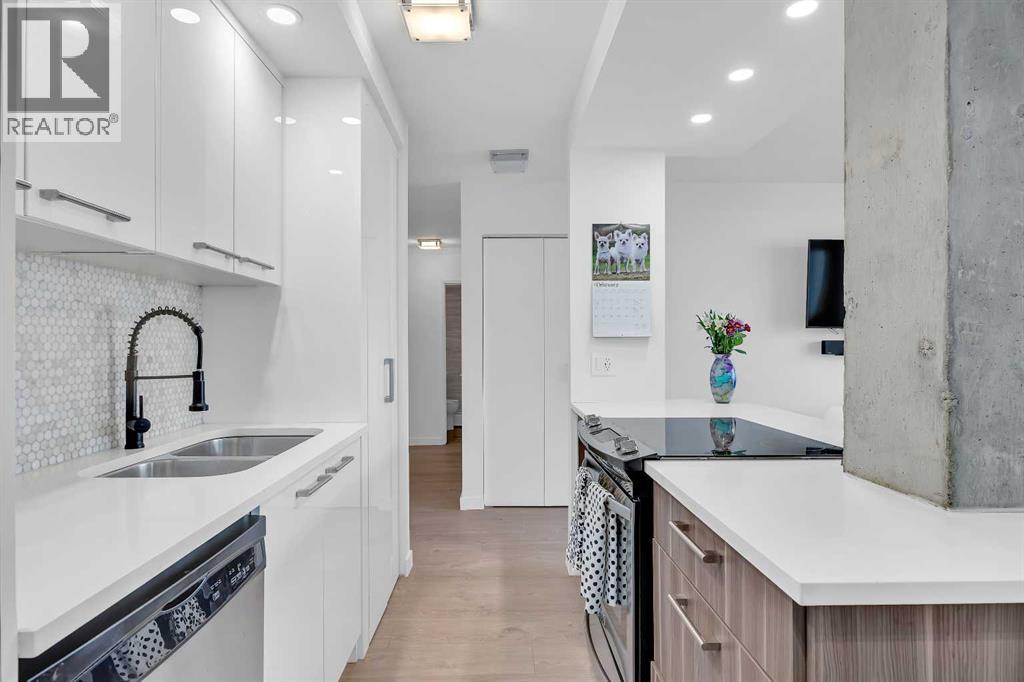 Apartment for Sale in 701, 1111 15 Avenue SW|Calgary, Alberta T2R0S8 2