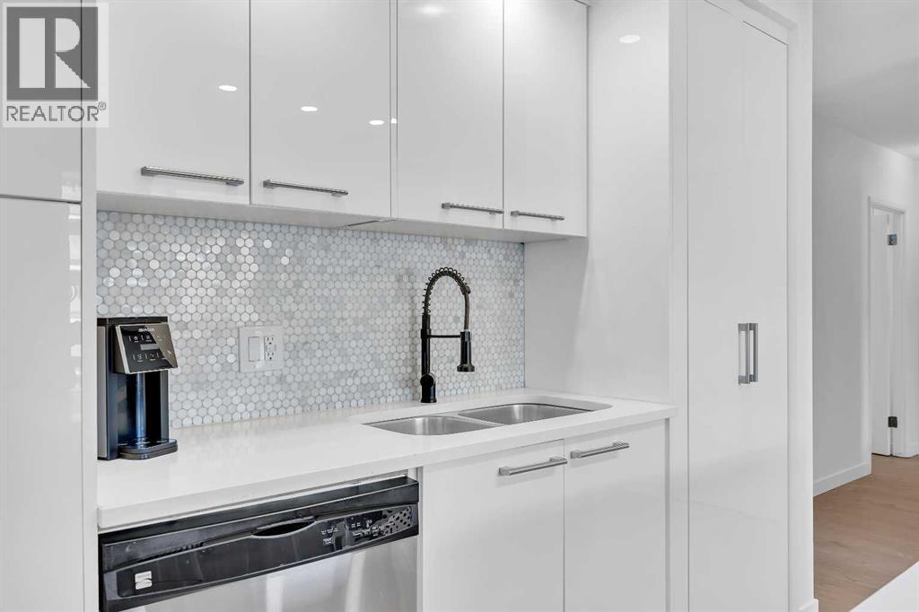 Apartment for Sale in 701, 1111 15 Avenue SW|Calgary, Alberta T2R0S8 5