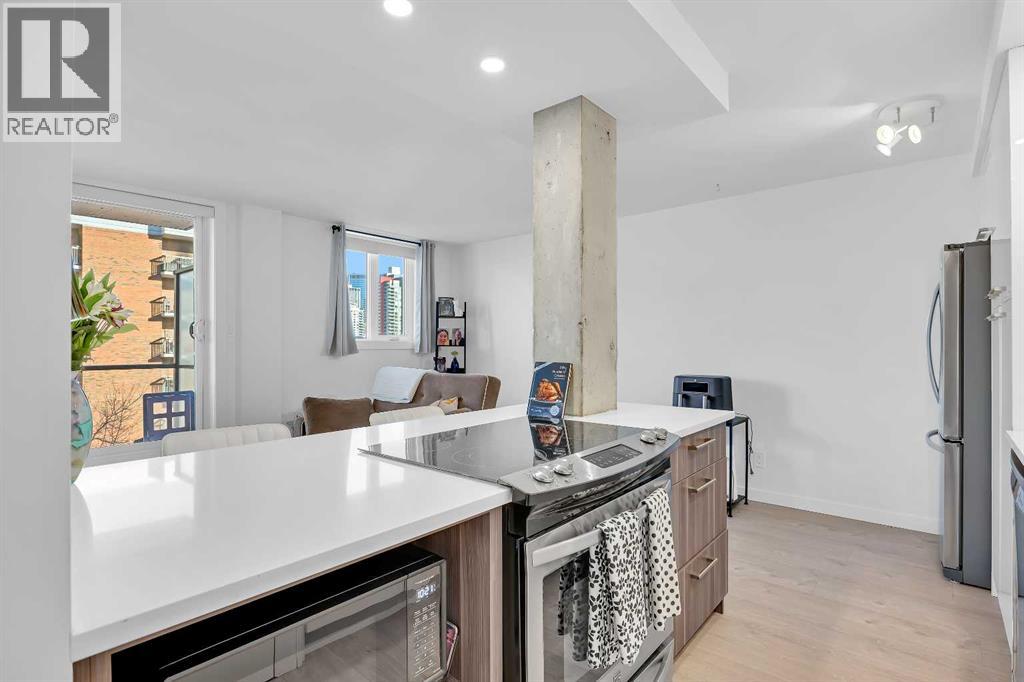 Apartment for Sale in 701, 1111 15 Avenue SW|Calgary, Alberta T2R0S8 4