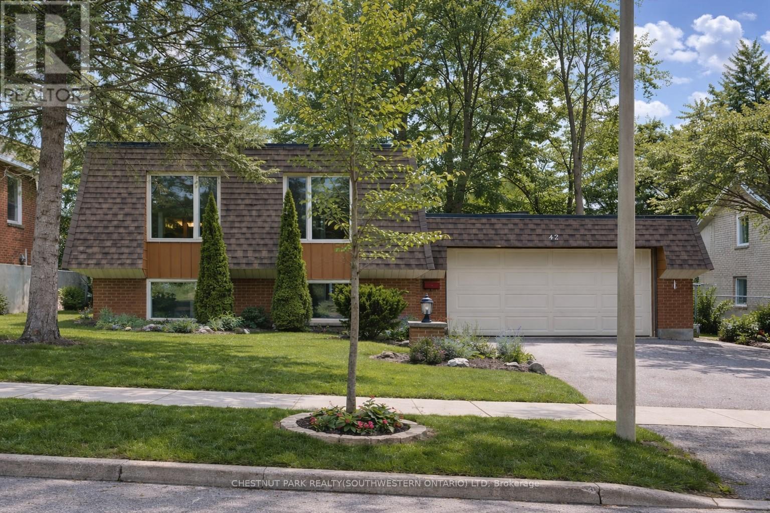 42 CULPEPPER DRIVE, Waterloo, Ontario N2L5L1