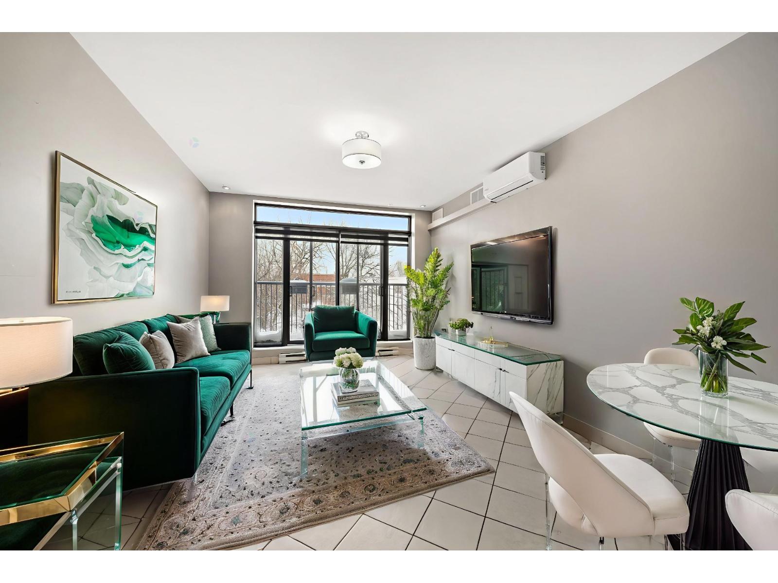 3825 Boul. Lévesque O., #14, Laval (Chomedey), Quebec H7V1G6