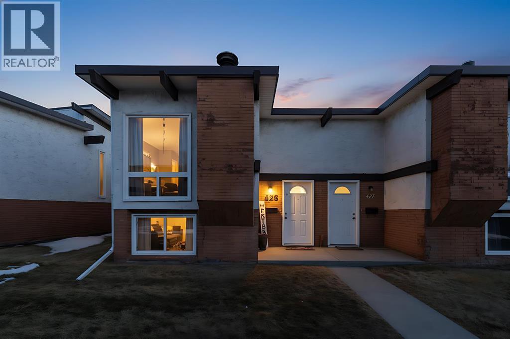 Duplex for Sale in 426 Pinemont Gate NE|Calgary, Alberta t1y2r6 2