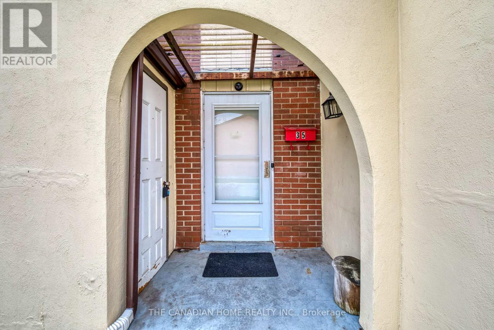 Row / Townhouse for Sale in 35 - 41 MISSISSAUGA VALLEY BOULEVARD E|Mississauga (Mississauga Valleys), Ontario L5A3N5 4