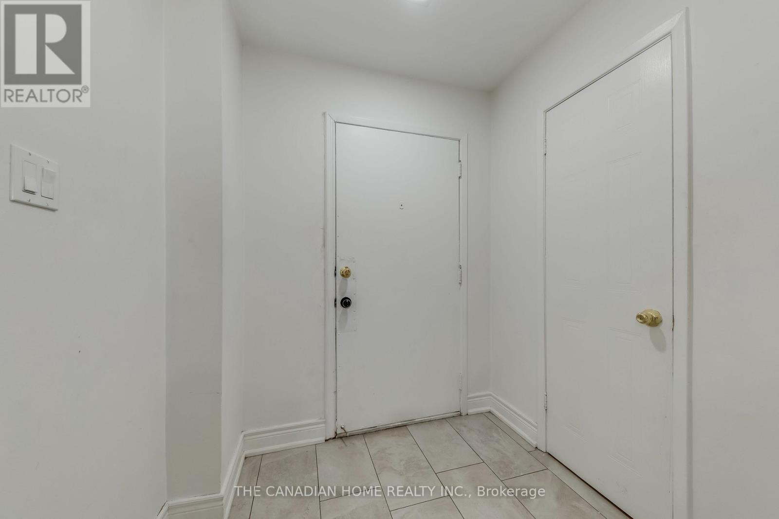 Row / Townhouse for Sale in 35 - 41 MISSISSAUGA VALLEY BOULEVARD E|Mississauga (Mississauga Valleys), Ontario L5A3N5 5