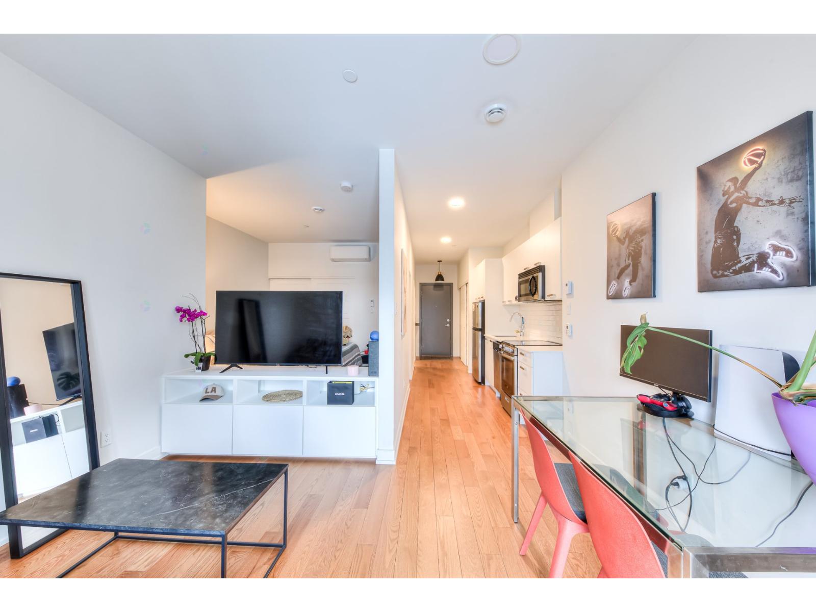 1900 Rue Émile-Martineau, #1211, Laval (Laval-des-Rapides), Quebec H7N0G1