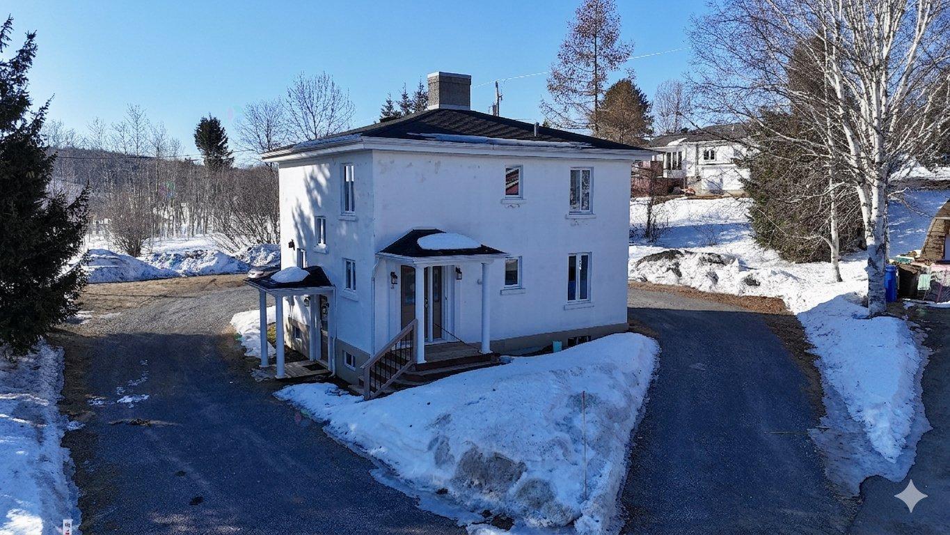 25 Rue Pouliot, Gaspé, Quebec G4X1H5