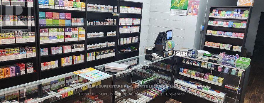vape store grantham For sale: 486 GRANTHAM AVE AVENUE E, St. Catharines (Carlton/Bunting),  Ontario L2M6W2 - X12702210