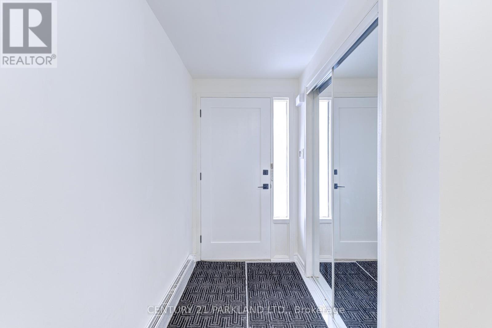 Row / Townhouse for Sale in #83 - 2145 SHEROBEE ROAD|Mississauga (Cooksville), Ontario L5A3G8 3