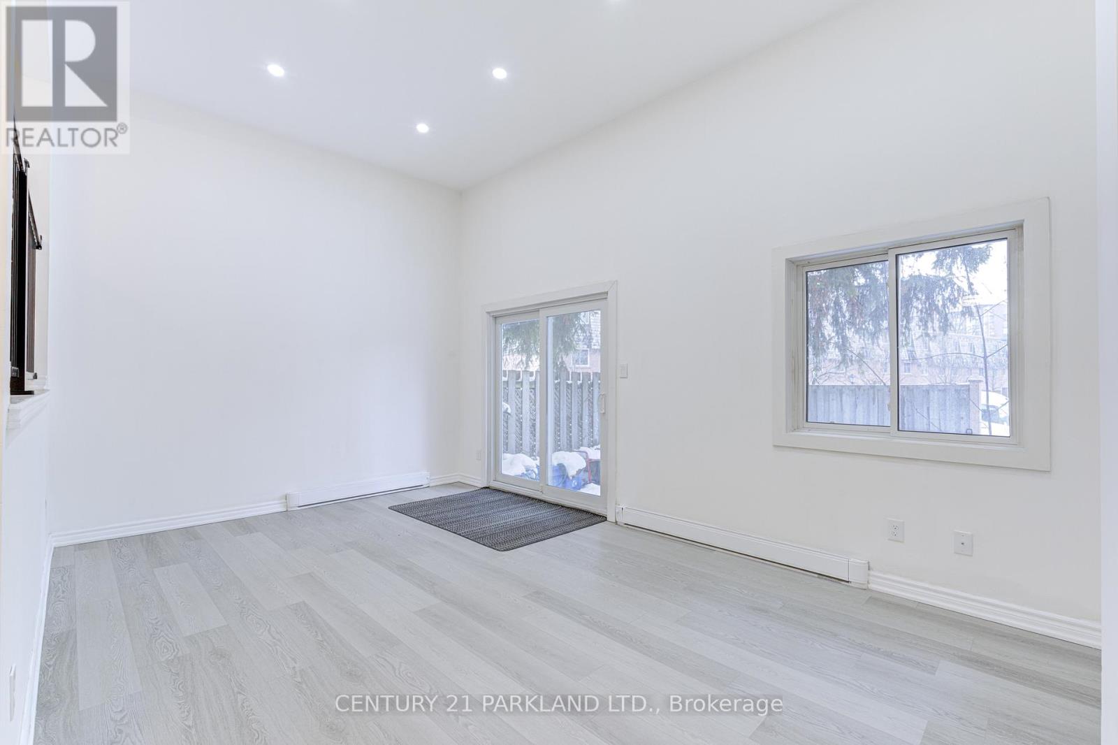 Row / Townhouse for Sale in #83 - 2145 SHEROBEE ROAD|Mississauga (Cooksville), Ontario L5A3G8 5