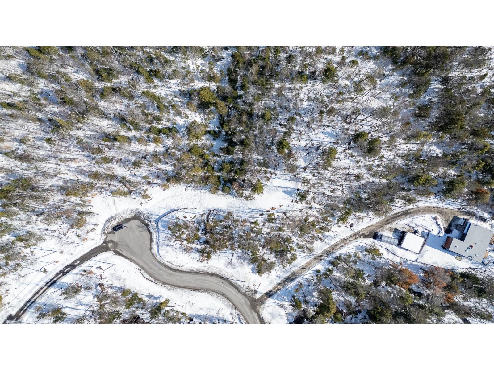 Rue du Lynx, Saint-Hippolyte, Quebec J8A0L2