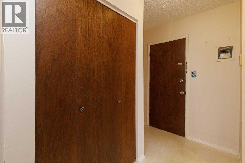 Apartment for Sale in 205, 6464 Travois Crescent NW|Calgary, Alberta T2K3S9 3