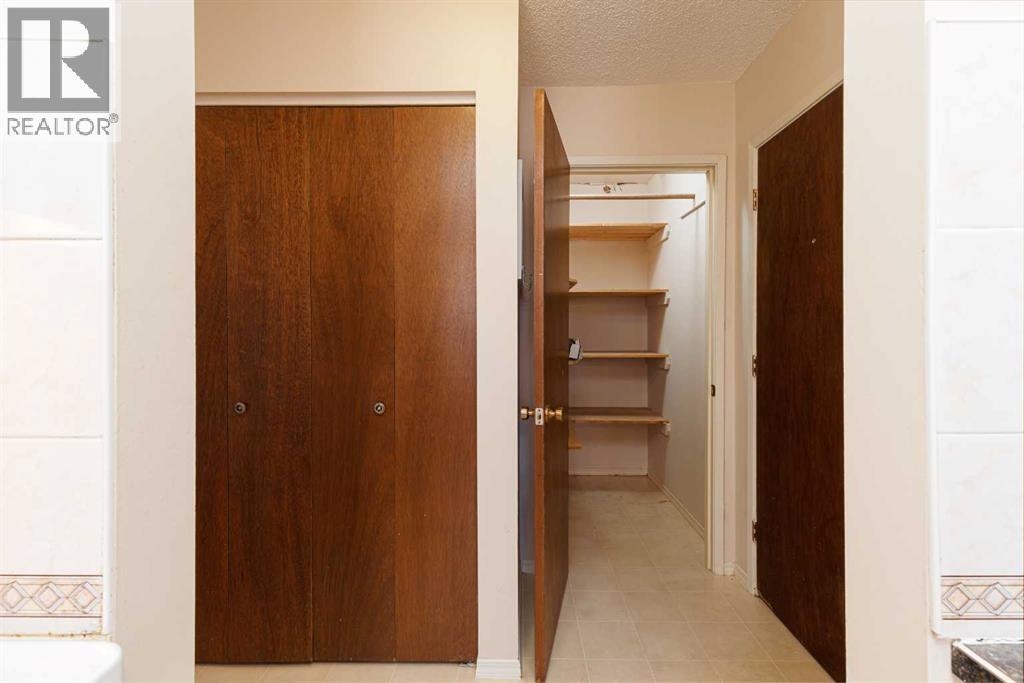 Apartment for Sale in 205, 6464 Travois Crescent NW|Calgary, Alberta T2K3S9 4