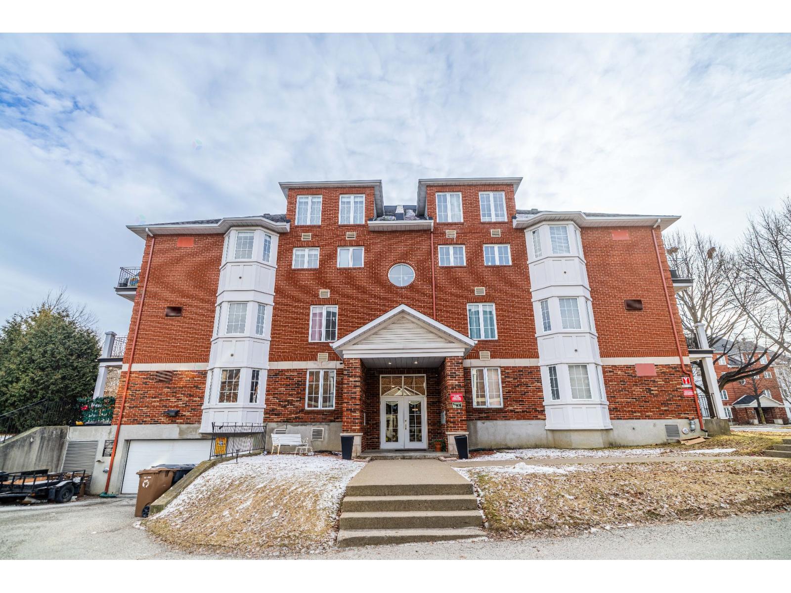 2380 Rue Charles-Darwin, Montréal (Saint-Laurent), Quebec H4R2X9