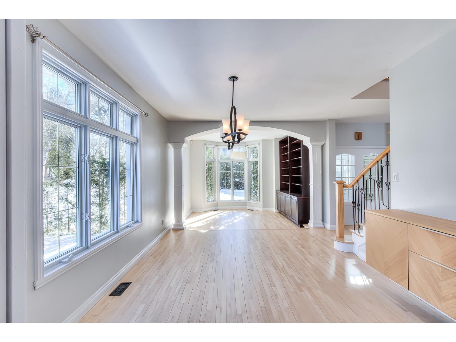 For sale: 4439 Boul. Ste-Rose, Laval (Fabreville), Quebec H7R1Y5 ...