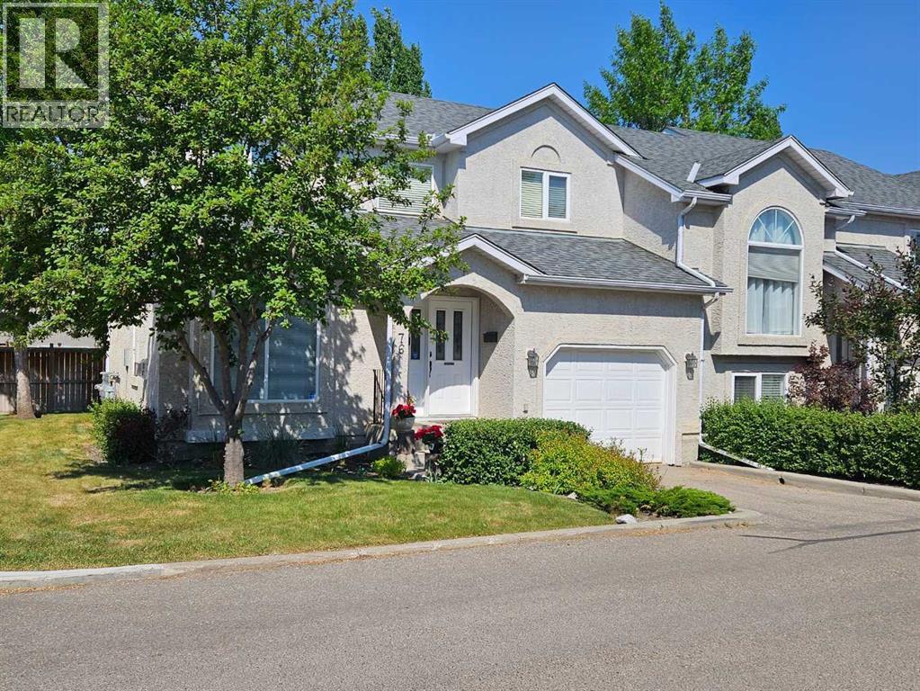 Row / Townhouse for Sale in 76 Sunlake Gardens SE|Calgary, Alberta T2X3G4 2
