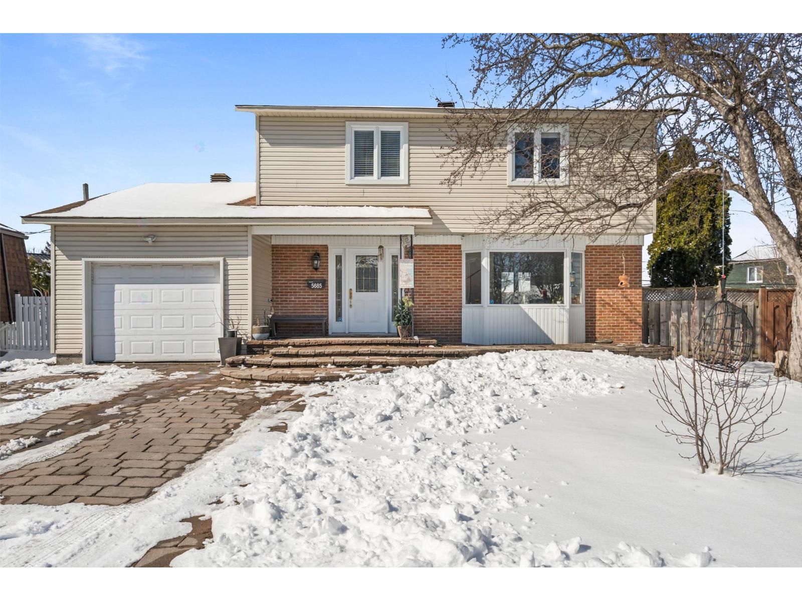 For sale: 5685 Rue Boileau, Brossard, Quebec J4Z1V4 - 21852634