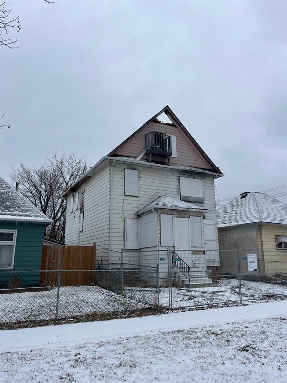 899 Winnipeg Avenue, Winnipeg, Manitoba R3E0S1