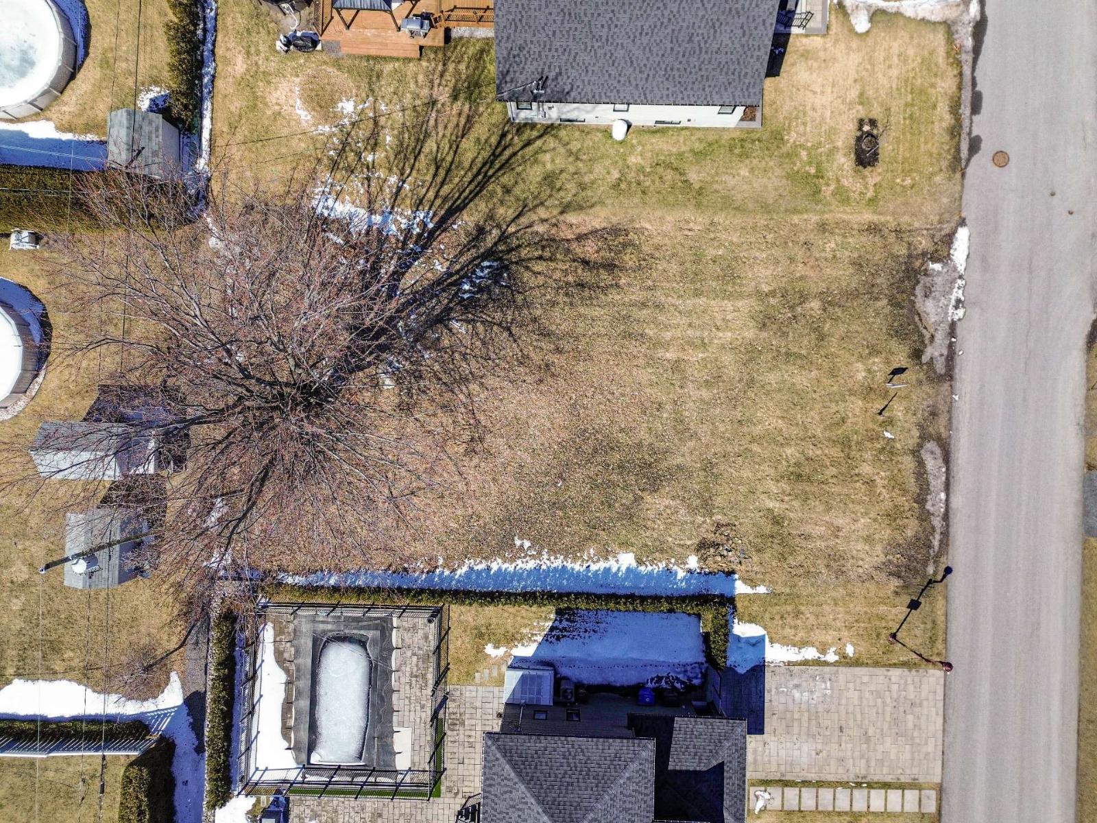 201 6e Avenue, Saint-Zotique, Quebec J0P1Z0