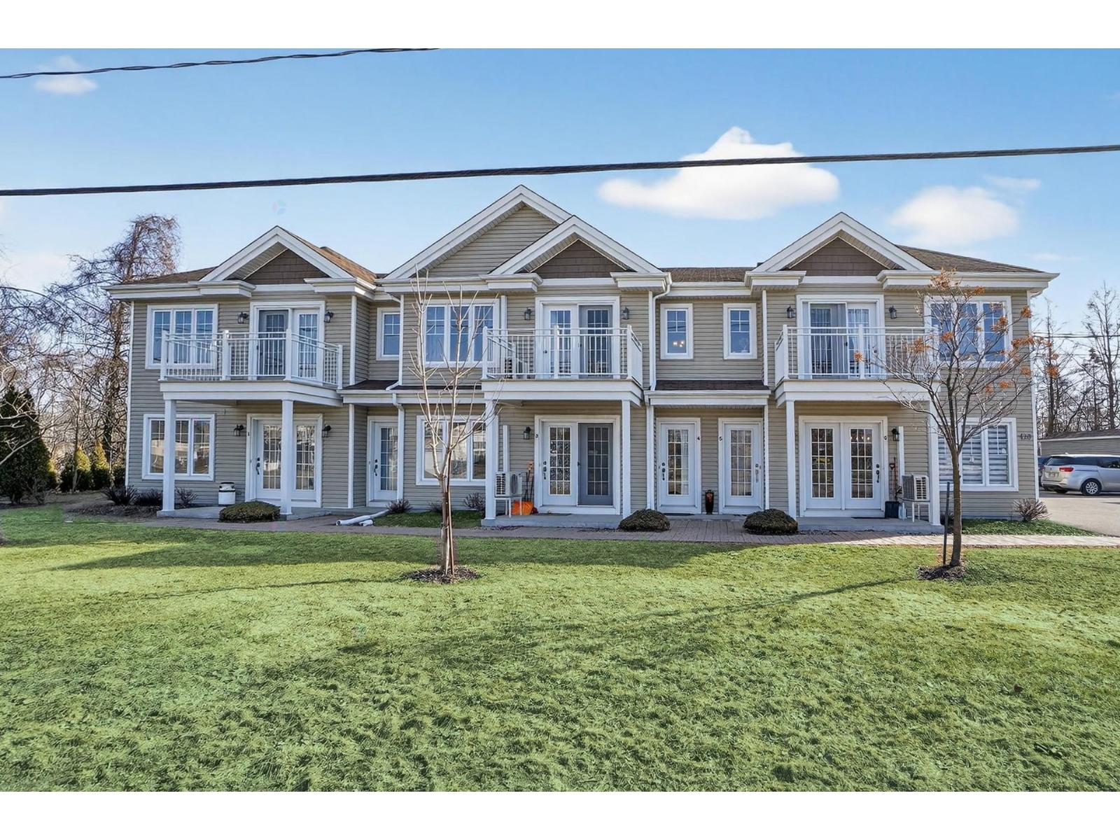 420 34e Avenue, #4, Saint-Zotique, Quebec J0P1Z0