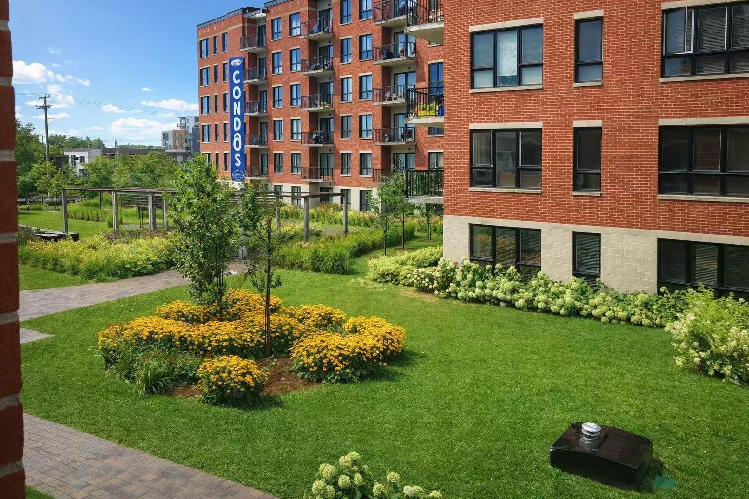 2555 Rue Grenet, #211, Montréal (Saint-Laurent), Quebec H4L0A9
