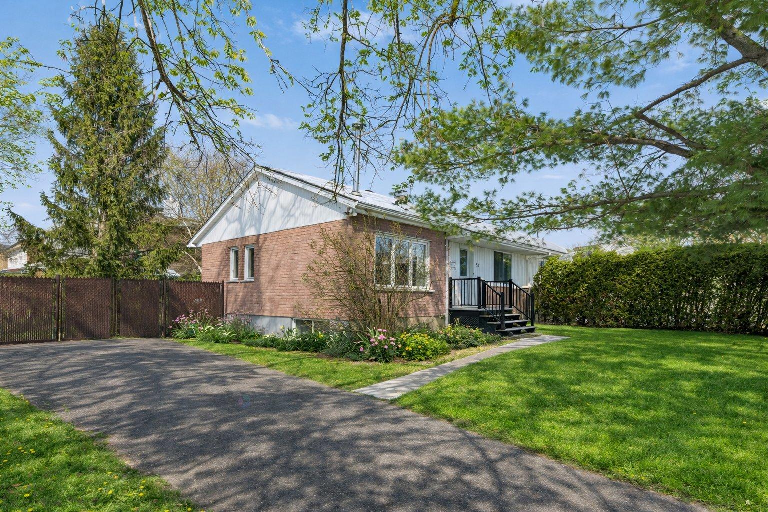 85 Rue Guilbert, Saint-Bruno-de-Montarville, Quebec J3V1N8