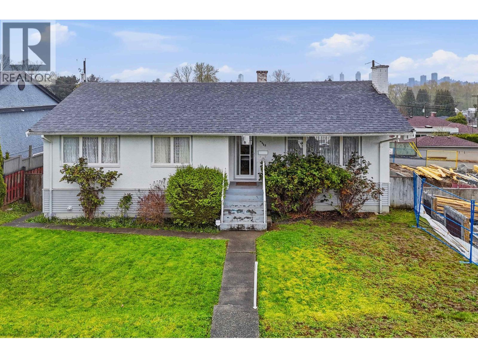 4465 PRICE CRESCENT|Burnaby, British Columbia V5G2N5