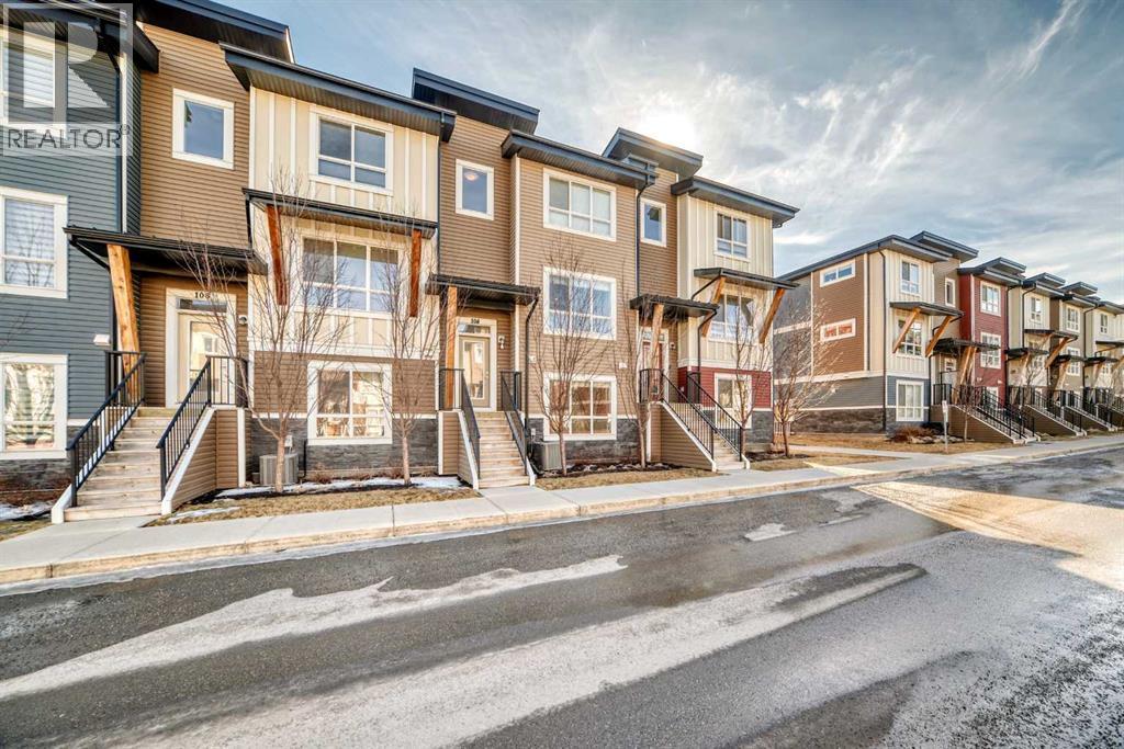 Row / Townhouse for Sale in 108 Walgrove Cove SE|Calgary, Alberta T2X4E1 2
