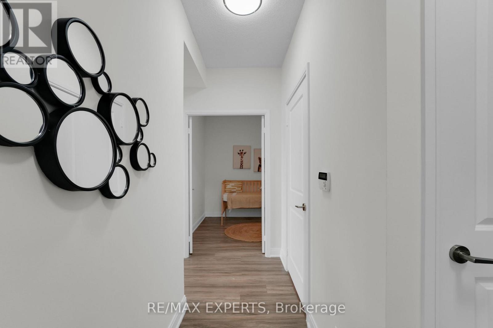 Row / Townhouse for Sale in 2111 - 80 ABSOLUTE AVENUE|Mississauga (City Centre), Ontario L4Z0A4 3