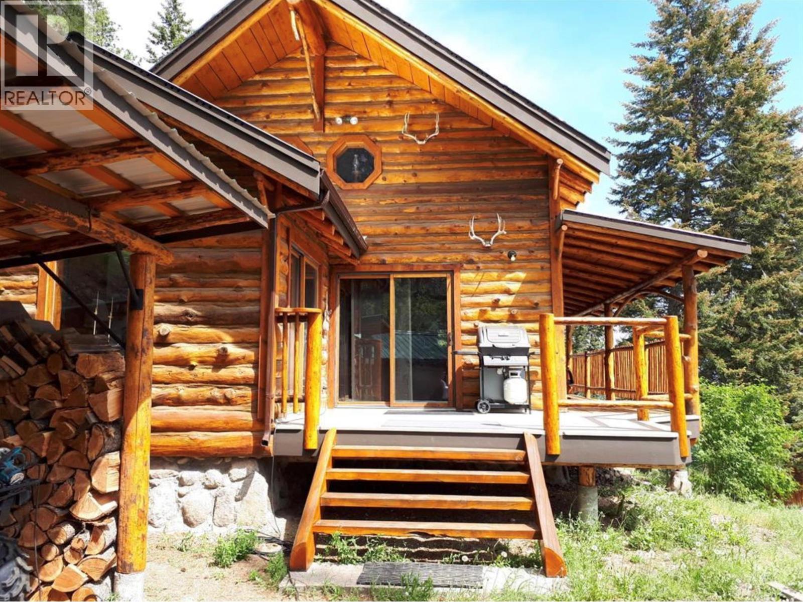 For sale: 7142 Fintry Delta Road N, Kelowna, British Columbia V1Z3T9 ...
