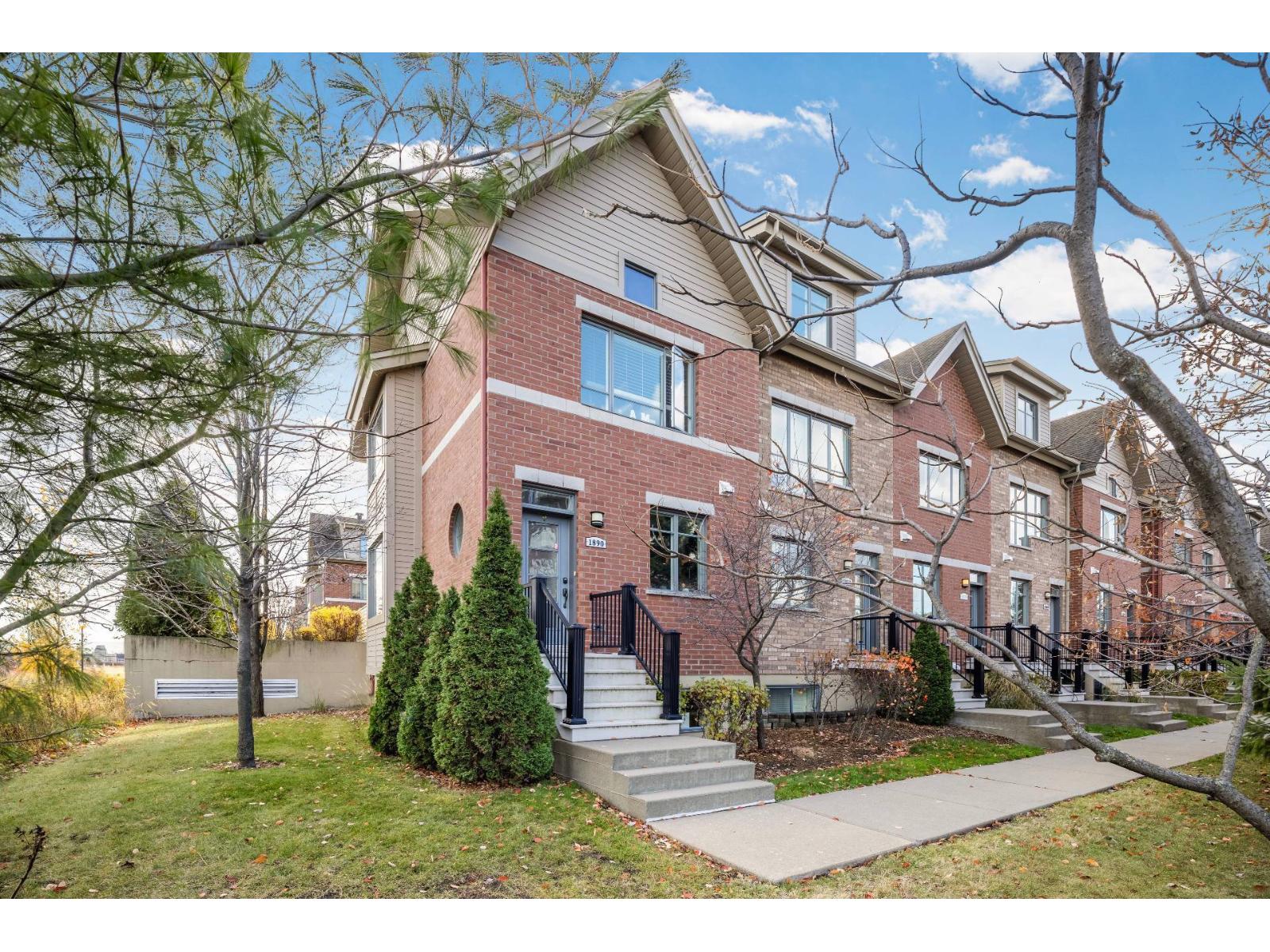 1890 Rue des Francs-Bourgeois, Boisbriand, Quebec J7H0C2