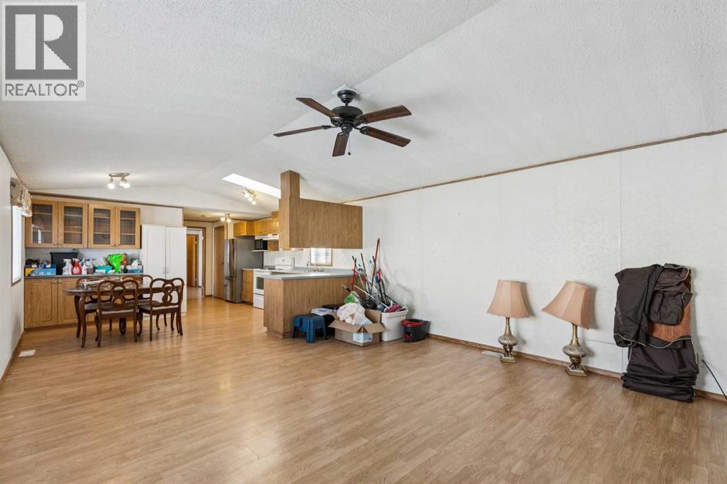 Mobile Home for Sale in 512, 3223 83 Street NW|Calgary, Alberta T3B5N7 3