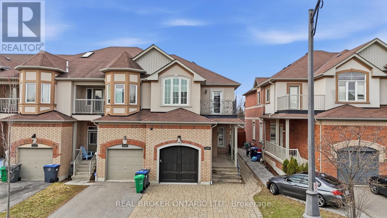Row / Townhouse for Sale in 5290 ROADSIDE WAY|Mississauga (Churchill Meadows), Ontario L5M0H9 2