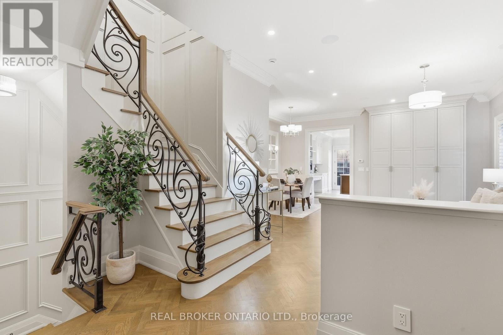 Row / Townhouse for Sale in 5290 ROADSIDE WAY|Mississauga (Churchill Meadows), Ontario L5M0H9 4