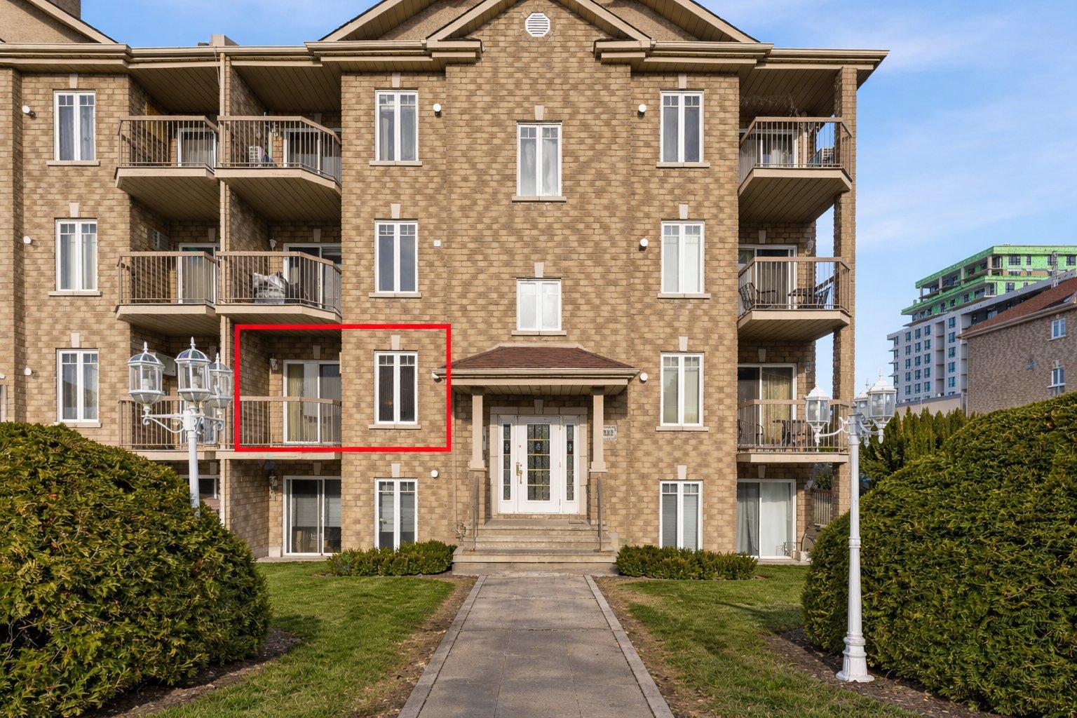 3232 Rue des Châteaux, #201, Laval (Chomedey), Quebec H7V4B2