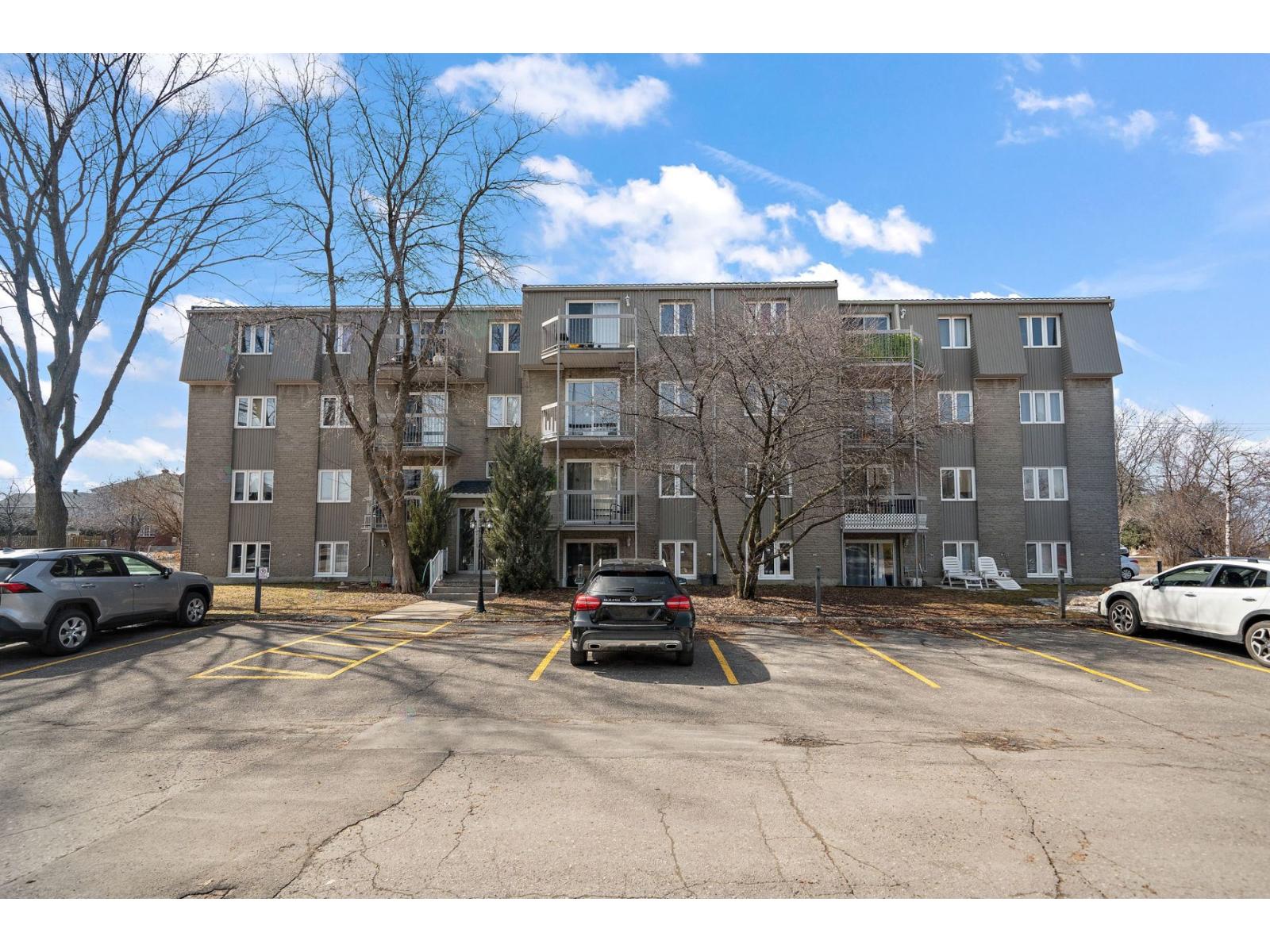 420 Rue St-Laurent, #205, La Prairie, Quebec J5R5V5