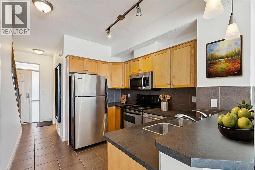 Row / Townhouse for Sale in 15, 117 Rockyledge View NW|Calgary, Alberta T3G5X1 5